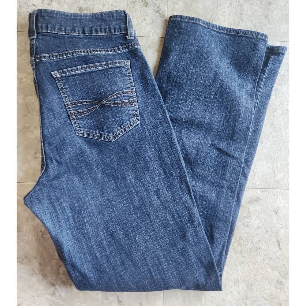 56  Riders by Lee medium wash jeans straight leg & Embroidered pockets